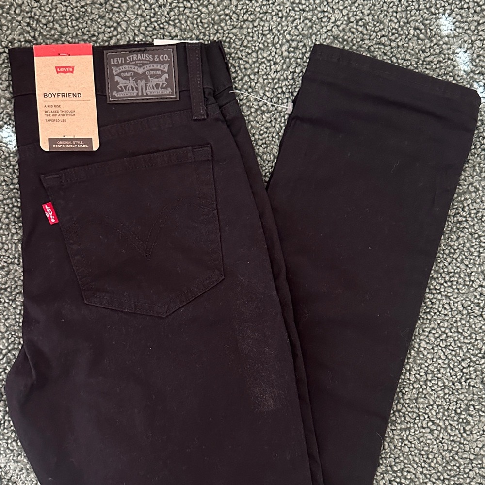 Levi's Women’s Mid Rise Boyfriend Black Jeans - Picture 3 of 6